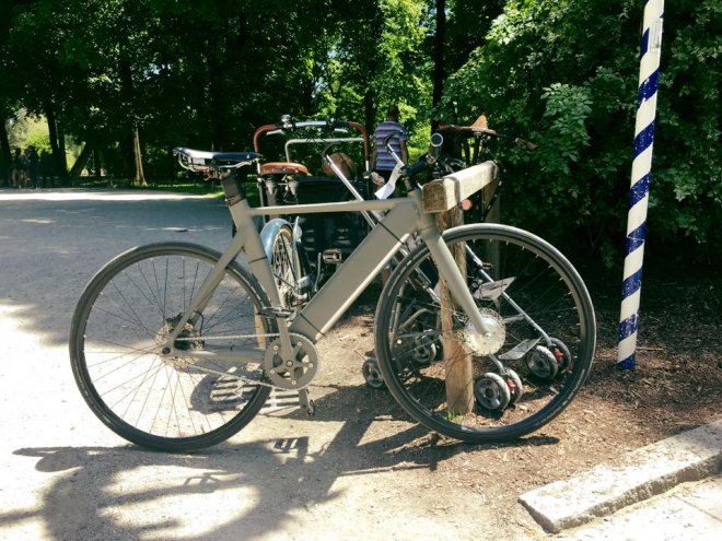 前輪駆動の電動アシスト自転車「ElBike」