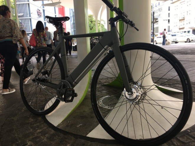 前輪駆動の電動アシスト自転車「ElBike