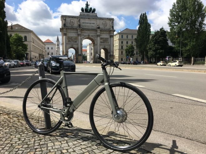 前輪駆動の電動アシスト自転車「ElBike