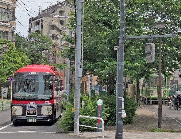 園内にはベンチと〇〇だけ！上野・根津の「細長い児童公園」どうして生まれた？(アーバン ライフ メトロ) - goo ニュース