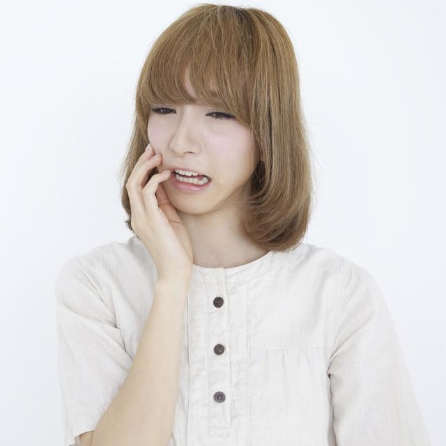 しょっちゅう頬の内側を噛んでしまうのはなぜ?専門家に聞いてみた!
