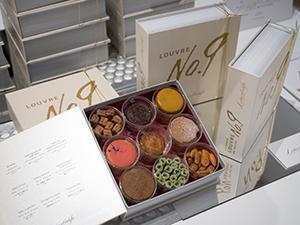 9つの異なる焼き菓子を詰めたセット