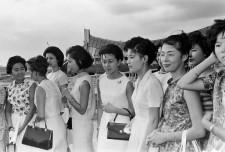 64年東京五輪・コンパニオン秘話　皇太子夫妻にサインをねだる姿にIOC委員長は困惑…「当時の日本人は未来に惚れていた」
