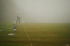 【速報】男子ゴルフ日欧共催大会 濃霧のため2時間50分遅れで開幕