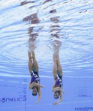 ASデュエットで22年ぶりV　世界水泳、安永・比嘉ペア