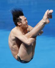 飛び込み、坂井丞がパリ五輪へ　世界水泳第6日