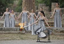 ギリシャでパリ五輪の聖火を採火　開幕まで17日で100日