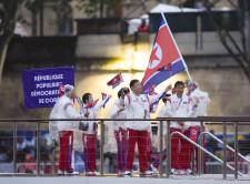北朝鮮、開会式で韓国と接点なし　船上パレードでは笑顔