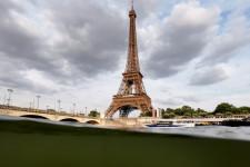 パリ五輪会場・セーヌ川に大量の大腸菌　濃度は道頓堀川の4倍