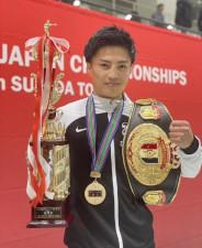 西山（日章高出）男子Ｌウエルター級頂点　全日本ボクシング