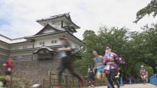 「2kmなめてた！」松本薫さん登場 金沢城を望みながら仲間とリレーマラソン