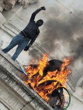 抗議のためにセーヌ川で脱糞？　フランス「反五輪ガチ勢」の実態
