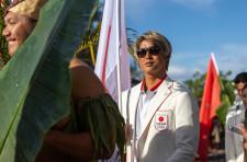 サーフィン 南太平洋のタヒチでもオリンピック開幕を祝う
