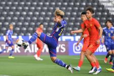 AFC公式が”10人の日本代表”の忍耐力に注目。一方、中国メディアは数的有利を活かせない母国代表を「厳しい船出」と酷評【U-23アジア杯】