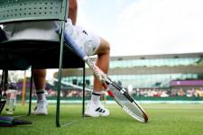 【テニスルール虎の巻】試合中にコート外の友人からラケットやウェアなど物を借りることは可能なのか＜SMASH＞