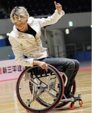 パラダンススポーツ選手 持田温紀さんが愛宕に ３月16日、かえで館で催し〈多摩市〉