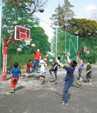 バスケットゴール 鷺沼公園で常設化 市の整備が完了〈川崎市宮前区〉