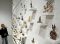 不思議な生物の陶器ずらり…淺井裕介さん個展、福井県の金津創作の森美術館で開幕