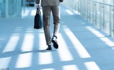 デンマークと日本の仕事観の違いはどうして生まれているのか? 組織開発専門家の勅使川原真衣氏と、デンマーク文化研究家の針貝有佳氏に対談してもらった。