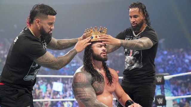 【WWE】ユニバーサル王者ローマン・レインズが“キング”ウッズの王冠を略奪