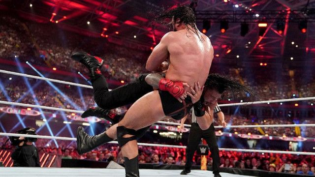 【WWE】マッキンタイアが凱旋で王座奪取ならず　ブラッドライン新メンバーの介入でレインズのスピアーを被弾