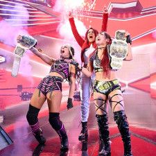【WWE】イヨ・スカイがWWE女子タッグ王座を初戴冠「これぞアメリカン・ドリーム」