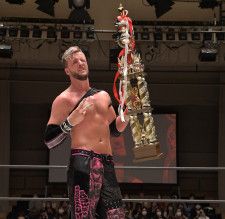 【DDT】来日4年目のクリス・ブルックスが「KING OF DDT」悲願の初制覇！「次、KO-D無差別級、獲ります！」