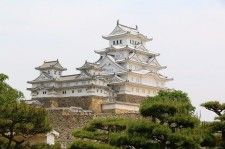 西の丸から見た姫路城（兵庫県姫路市）の天守。石垣と天守をあわせると約46mの高さとなる