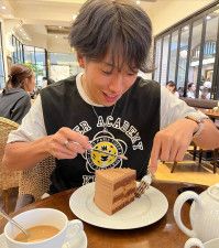 陸上・泉谷駿介のお茶目なオフショット📸「めっちゃ幸せそうな顔」