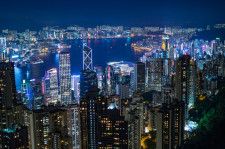 香港、ビクトリア・ピークから見る夜景（イメージ画像：photoAC）