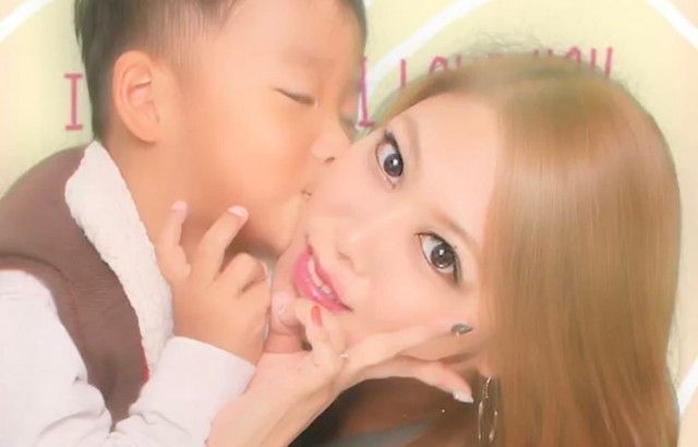 元グラドルの母親が6回目の結婚…中3長男の本音「母ちゃんが決めたことやし…」
