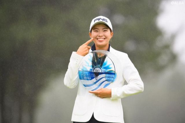渋野日向子がプレーオフを制して初代女王に　2カ月で2勝挙げ「こんなに早く来るとは」【思い出フォト】