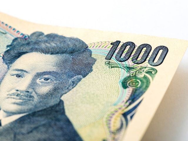 野口英世の千円札が「11万円」に大化け！ 財布の中に眠っているかもしれない“プレミア紙幣”の特徴は？