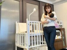 フリーアナウンサーの鷲見玲奈が、4月12日に自身のInstagramを更新。5日に出産を報告した第1子を抱っこする姿を披露し、反響を呼んでいます。（サムネイル画像出典：鷲見玲奈さん公式Instagramより）