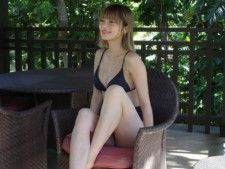 モデルの島袋聖南さんは4月25日、自身のInstagramを更新。ビキニを着用した姿を披露しました。（サムネイル画像出典：島袋聖南さん公式Instagramより）