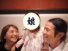 お笑いコンビ・品川庄司の庄司智春さんは4月30日、自身のInstagramを更新。家族ショットを投稿し、話題を呼んでいます。（サムネイル画像出典：庄司智春さん公式Instagramより）