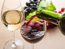 All About ニュース編集部は、全国10〜70代の男女309人を対象に「都道府県のグルメ」に関する独自のアンケート調査を実施。「ワインが魅力的」だと思う都道府県ランキングで1位に選ばれたのは？