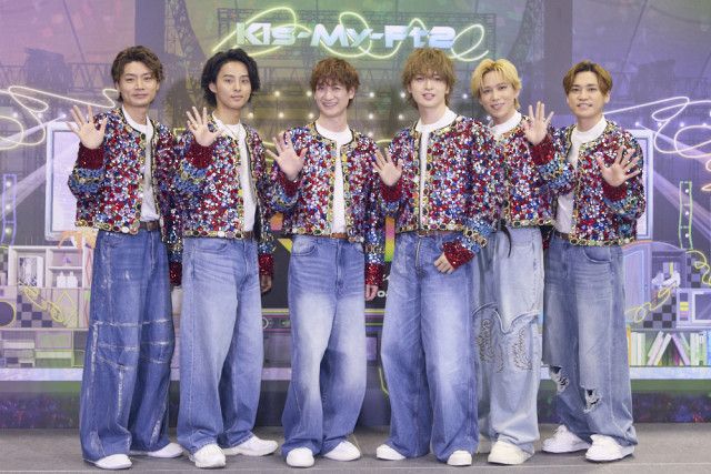 キスマイ ペンライトSynopsis （ドームツアーの真っ最中！『Kis