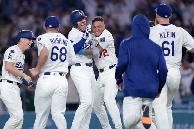 カーショー偉業の裏で…「どんなシナリオだよ」　気づいた日本人は驚き「MVPトリオ」で決めた夜