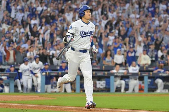 大谷の豪快弾に世界的スターが不満露わ 熱狂の客席で親指下に向けブーイング