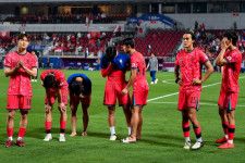 U-23アジアカップ準々決勝、インドネシアに敗れ肩を落とす韓国代表【写真：Getty Images】