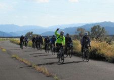 自転車で週末の朝走ろう　市民団体が活動　初心者、ママチャリもOK