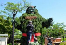 5メートルの青鬼像、石山寺の門前に登場