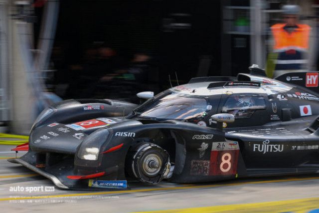 平川亮のトヨタ8号車にトラブル発生。スロー走行からガレージイン／ル・マン24時間