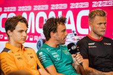 F1第7戦木曜会見：アストンマーティンとホンダの提携は「タイトルを獲るための確固たる意志を示した決定」とアロンソ