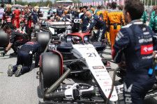 デ・フリース14位「望んでいた結果は出せなかったが、マシンは改善しつつある」：アルファタウリ／F1第8戦