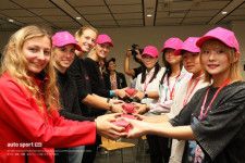 世界と日本の女性ドライバー11名がWEC富士で交流「モチベーションや志の差を感じた」と刺激に