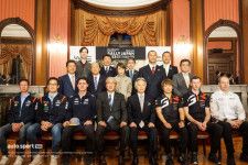 勝田貴元や自民党MS議員参加のラリージャパン歓迎イベントが開催。日本語も披露のラトバラ「トヨタは勝ちに行く」