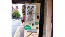 出雲崎レトロミュージアムで自動販売機での昭和レトロなハンバーガー24時間販売が開始