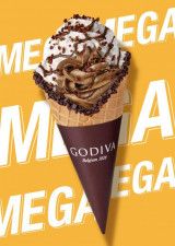 【ゴディバ】持ち運べるパフェ、すごい！約1.6倍のチョコレートたっぷりなソフトクリームが出るよ〜！
